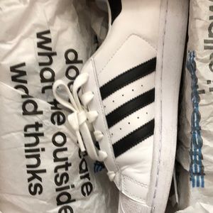 adidas Shoes - Adidas Superstar kids size 5 = women’s 7 adidas Shoes - Adidas Superstar kids size 5 = women’s 7